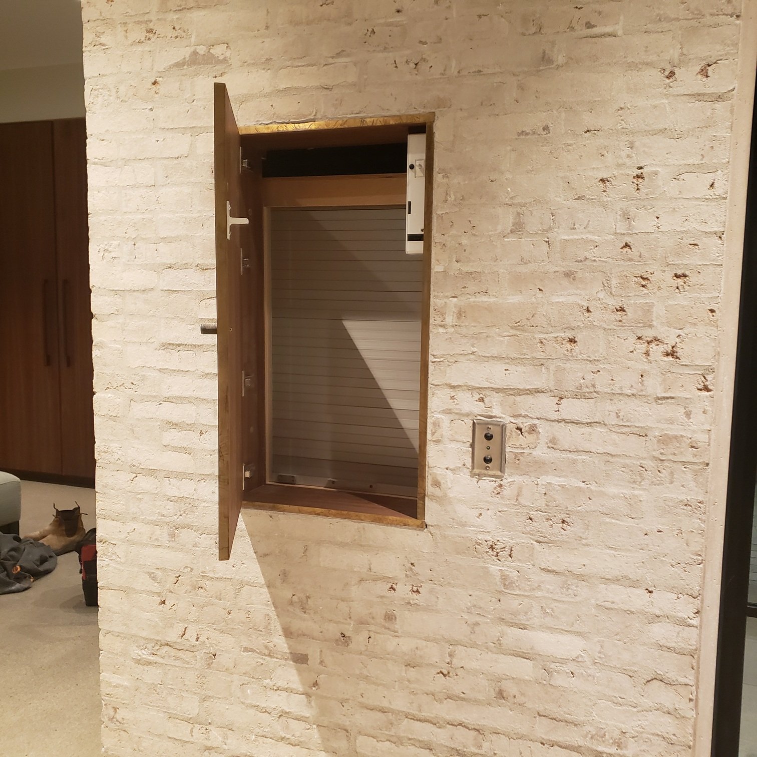 Home Dumbwaiter car gate